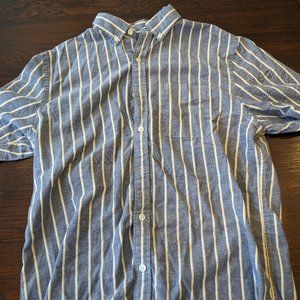 Short sleeve button down